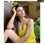 Amyra Dastur Instagram – I am within and without, simultaneously enchanted and repelled by the inexhaustible variety of life. 🌻 Mumbai, Maharashtra