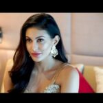 Amyra Dastur Instagram - Behind the scenes of the work put in for the April 2020 cover of @fablookmagazine ✨ . . Makeup by @maquillagebyrajita 💄 Hair by @sanapathan104 🎀 Styled by @krishi1606 @snehavyas04 🎩