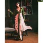 Amyra Dastur Instagram – Mysterious and entrancing,
beyond ordinary understanding.
.
.
.
📸 @ridgefernandes 
Hair & MUA @nilambkenia 
Outfit @431_88 Black Frames Studios
