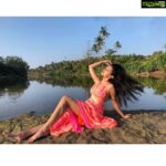 Amyra Dastur Instagram - “Live in the sunshine. Swim in the Sea. Drink the wild air.” - #emerson . . . #goa #goagetaway #sunsandsea 📸 @sapnapabbi_sappers 💋 Mandrem, Goa, India