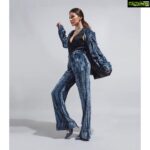Amyra Dastur Instagram - 👑 🎩 G I R L B O S S 🎩 👑 . . . . . . . . . . . . . . . . . . . . . . . . . . . . . . . . . . . . . . . . . . . In @dhruvkapoor for @gqindia #mostinfluentialyoungindians awards 2019 💫🌟✨ Jewellery - Necklace & Rings - @diamantinafinejewels 💎 Earrings - @caratlane 💎 Styled by @malvika_tater @wardrobist ⭐️ 👁‍🗨 @makeupbyriddhima 👁‍🗨 📸 @divrikhyephoto 📸 Breach Candy