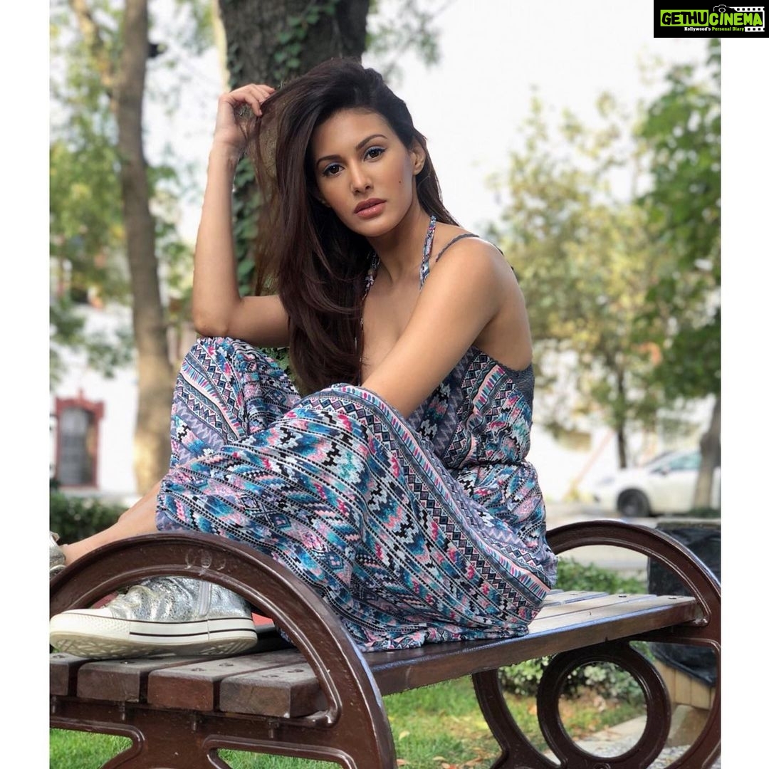 Amyra Dastur Instagram - 🌈Let the water settle and you will see the moon and the stars mirrored in your being✨ Beykoz