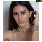Amyra Dastur Instagram - Don’t let her peaceful demeanour fool you from the warrior in her eyes 👁‍🗨🌟🌸 . Close Up time in @azotiique @rahejavarun while wearing @sonia_sawhney for a fabulous #diwaliparty ✨ 🥳🌟🎉✨ (ty @bornaliicaldeira) Shot by @shivkumardhale 📸 . . #diwali #diwalioutfit #diwali2019 #crackerfreediwali ♥️🙏🏻 Mumbai, Maharashtra