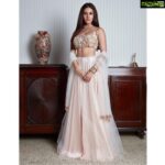 Amyra Dastur Instagram - Make it simple BUT significant 😉 . Feeling major princess vibes in this beautiful ensemble by @sonia_sawhney with jewellery from @azotiique @rahejavarun ✨Ty @bornaliicaldeira Shot by @shivkumardhale 📸 #diwali #diwaliparty 🥳 🎉 🥳 Mumbai, Maharashtra