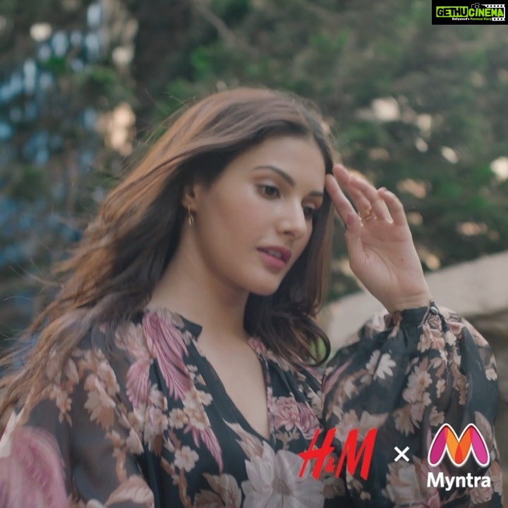 Amyra Dastur Instagram - On the Go is a constant mood. Just keeping it real and comfy with #hmxmyntra #hmonthego Mumbai, Maharashtra