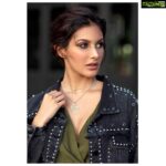 Amyra Dastur Instagram - @rsbyrockystar @rockystarofficial 📸 @madetart 🎩 @artcantbebothered