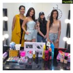 Amyra Dastur Instagram - Back with my girls ♥️ @stylistsony @meghajesu @makeupandhairbystacy 🌟 #shootlife #brandshoot #girlpower Bandra Mumbai India