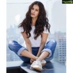 Amyra Dastur Instagram - The #mondayblues ... . . Photographed by @tianakamtephotography 📸 Make up & hair by @makeupandhairbystacy 💋 Carter Road, Bandra, Mumbai