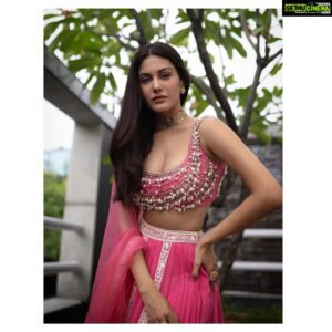 Amyra Dastur Instagram - 🌸🩸🪓 BAGHEERA 🔪🩸🌸
Trailer Launch 🐻👹💔
.
.
Wearing @ridhimehraofficial 
Necklace @amrapalijewels 
Rings and Earrings @theamethyststore 
Styled by @malinikarthikeyan @team___e @lostsagisoul 
Shot by @nikileshwar 
Managed by @jubinrajeshdesai @preethi__v 
.
Trailer Link in Bio 🔪🩸💋
.
.
.
#bagheera #bagheeratrailer #trailerlaunch #kollywood #tamilcinema #tamilmovie #releasing #newrelease #waitforit