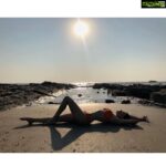 Amyra Dastur Instagram – Here’s to another year full of questionable decisions 🌈🌅🥂🍾🎊🎁🎭🎂👑🦄🦋🌸🐾✈️🎬🍭🚨🗺🧿☀️📸🍹🌊🌻♥️👄
.
.
.
@riidawg photography skillz 🤘🏼 Goa