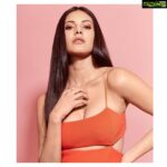 Amyra Dastur Instagram – Lips of honey, eyes of fire 🔥 .
#criticschoicefilmawards #ccfa 2019 ✨
🔶🔸🔶Wearing @becandbridge with jewellery from @gehnajewellers1 💎
Styled by @spacemuffin27 👑
💄 @makeupandhairbystacy 💋
📷 Shot by @frontrowgypsy 📸 Mumbai, Maharashtra