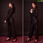 Amyra Dastur Instagram – Suited Up!
@gqindia #styleandculture awards 2019 🌟
Wearing @nashishsoni 🎩
Earrings- @gehnajewellers1 💎Ring – @notandas 💍
Bag – @wearerheson 👑
Shoes – @ferragamo 👠
Hair & MUA – @makeupandhairbystacy 💄
Styled by @spacemuffin27 💋💋💋 assisted by @humairalakdawala 🌷
Photographed by @frontrowgypsy 📸 Taj Lands End, Mumbai