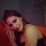 Amyra Dastur Instagram - What drives me? I guess it’s got a lot to do with my dream. I feel like I’m actually living my dream now and that just makes me push myself harder and harder ever single day. There are so many people out there that try and make it in this Industry so there’s no room for error or any slip ups as there’s someone ready and available to take your place in an instant. In other words, the fear of losing my dream is what drives me every single day to make sure that I don’t. . So what drives you all? . . . . . @stevemaddenindia 👠 🎥 @reelsanddreams 🎞 💄 @makeupbyriddhima 👄 Mumbai, Maharashtra