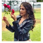 Amyra Dastur Instagram - But he who dares not grasp the thorn, should never crave the Rose 🥀 . . . Catch Ira and the girls at 7pm for the 3rd episode of #thetrip2 ✨ @disneyindia @bindasstv 🦋 @chinxter 🦋 @sapnapabbi_sappers @mallikadua @battatawada 🌟 Yercaud Hill Station