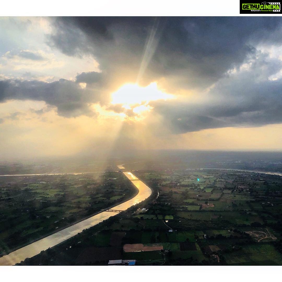 Amyra Dastur Instagram - “Sunsets are proof that no matter what happens, every day can end beautifully.” - #kristenbutler ✨ Ahmedabad, India