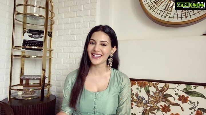 Amyra Dastur Instagram - Paying for utility bills has never been this easy, safe and instant. πβ₯οΈππΌ For all my bills and daily expenses, I rely on UPI. It is contactless, thereby making it safe for both the sender and receiver. Adopt digital payments with UPI today! ππΌ #zimmedarrahoupikaro @upichalega π« Mumbai, Maharashtra