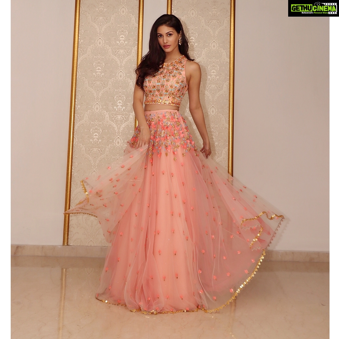 Amyra Dastur Instagram - Feeling pretty in pink for the Pre-Release Event ➡️ #rajugadu 💫 . . Wearing @papadontpreachbyshubhika 💕 #earrings by @azotiique @rahejavarun ✨ Styled by @talukdarbornali 💃 Photographed by @i_ak_photographer Hyderabad