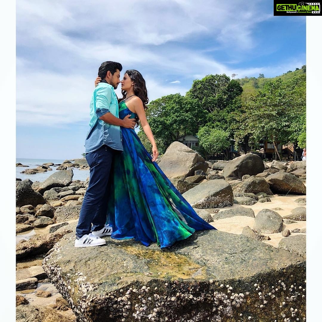 Amyra Dastur Instagram - #rajugaduonjune1st 💥💥💥 . . @rajtarunn @sanjanasweetyreddy @anilsunkara1 #akentertainments @vijay_binni @rajaa.sekar 💫 @iramakeupstudios @ksivakumarsiva @talukdarbornali Phuket, Thailand