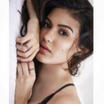 Amyra Dastur Instagram - “Her mind is a mess ... And she has no intention of cleaning today” ❄️ . . . Shot by @divrikhyephotography Make up by @makeupbyriddhima Hair by @krisann.figueiredo.mua Styled by @thestyleversatile Mumbai, Maharashtra