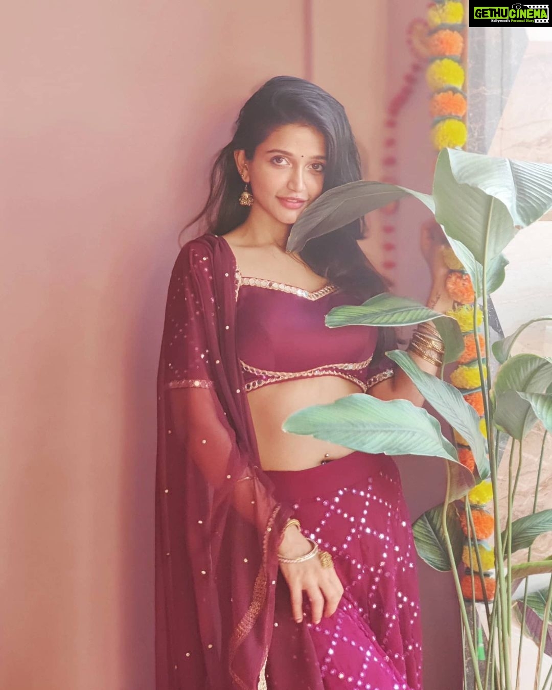 Anaika Soti Instagram - Better late than never 😂 #latediwalipost💥 📸- @they_see_sharaab