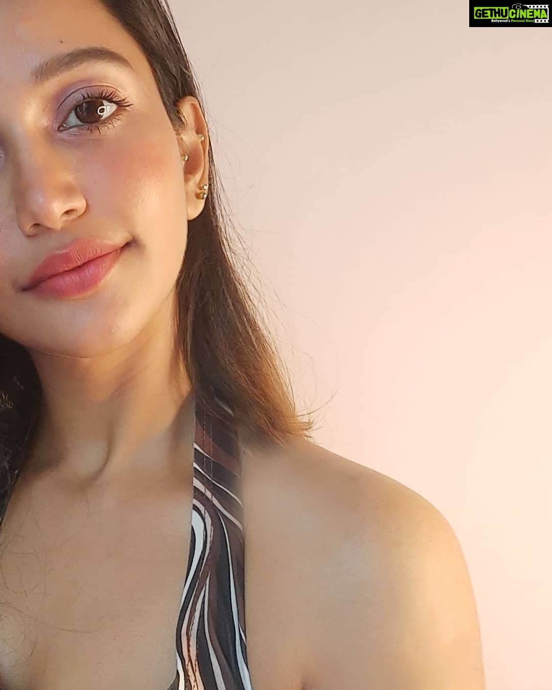 Anaika Soti Instagram - Escape the ordinary 🤎