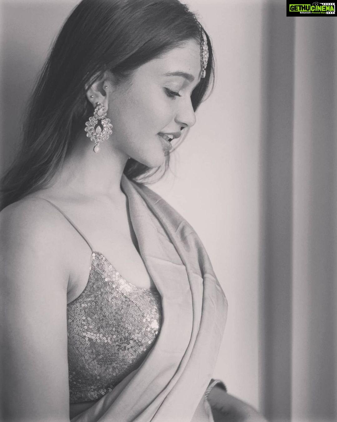 Anaika Soti Instagram - Last post in this saree 😂 promise ❤️ 📸- @they_see_sharaab