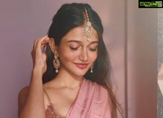 Anaika Soti Instagram - 📸- @they_see_sharaab