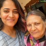 Anasuya Bharadwaj Instagram - To new beginnings.. to choosing to be kind.. grateful and happy.. to 2022 ! #HappyNewYear #Happy2022 !! From mine to yours! ♥️🎉🙏🏻🧿