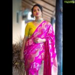 Anasuya Bharadwaj Instagram - Sometimes all you need is a splash of colour 🌈 Saree @kalamandirfashions Blouse @r.for.rupamani Jewellery @vegasri_goldanddiamonds Look designed & Styled by @rishi_chowdary