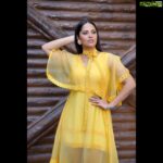 Anasuya Bharadwaj Instagram - Feeling Sunflower-y today 🌻 For #MasterChefTelugu #tonyt 8:30pm onwards only on @geminitv ❤️ Outfit & Styling : @gaurinaidu 💛 PC: @valmikiramuphotography 🌝