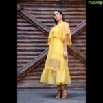 Anasuya Bharadwaj Instagram - Feeling Sunflower-y today 🌻 For #MasterChefTelugu #tonyt 8:30pm onwards only on @geminitv ❤️ Outfit & Styling : @gaurinaidu 💛 PC: @valmikiramuphotography 🌝