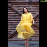 Anasuya Bharadwaj Instagram - Feeling Sunflower-y today 🌻 For #MasterChefTelugu #tonyt 8:30pm onwards only on @geminitv ❤️ Outfit & Styling : @gaurinaidu 💛 PC: @valmikiramuphotography 🌝