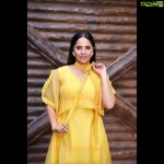 Anasuya Bharadwaj Instagram - Feeling Sunflower-y today 🌻 For #MasterChefTelugu #tonyt 8:30pm onwards only on @geminitv ❤️ Outfit & Styling : @gaurinaidu 💛 PC: @valmikiramuphotography 🌝