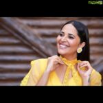 Anasuya Bharadwaj Instagram - Feeling Sunflower-y today 🌻 For #MasterChefTelugu #tonyt 8:30pm onwards only on @geminitv ❤️ Outfit & Styling : @gaurinaidu 💛 PC: @valmikiramuphotography 🌝