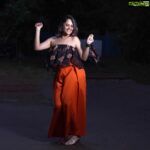 Anasuya Bharadwaj Instagram - Its Monday! Shake it up !! ✨ @gaurinaidu 🧡