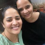 Anasuya Bharadwaj Instagram - The selfies that were missing yesterday.. #HappyNewYear #Happy2022 🎉❤️🙏🏻🧿