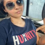 Andrea Jeremiah Instagram – I love a #tee that makes a point, don’t you ? 💁🏻‍♀️ 

#humanity #unity ❤️