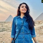 Andrea Jeremiah Instagram – That #indianajones vibe 😎 

📸 @nazeef_btos 

#pyramids #pyramidsofgiza #cairo #egypt #travel #travelbug #wanderlust