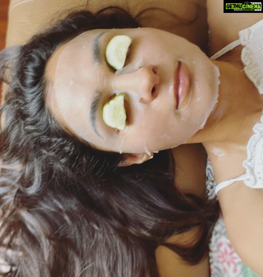 Andrea Jeremiah Instagram - Sunday #lockdown done right 😇