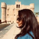 Andrea Jeremiah Instagram - Day 2 - #Alexandria 🏰🌊 📸 @nazeef_btos @pickyourtrail @myelegantvoyages #UnwrapTheWorld #LetsPYT #Pickyourtrail ​​#Ramseshilton #ElegantVoyages #GlobalTrails #Alexandria #catacombsofkomelshoqafa #qaitbaycitadel #egypt #travel #travelbug