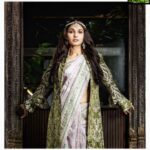 Andrea Jeremiah Instagram – Stepping into the weekend like 🐉👑🍃

📸 @soondah_wamu 
MUH @prakatwork @motwanikiara 
Styling @amritha.ram 
Jacket @kasturikundal 
saree @warpnweftbysagrikarai 
Jewelry @sangeetaboochra 
PR @fashionsignatureofficial 
Location @synckofficial