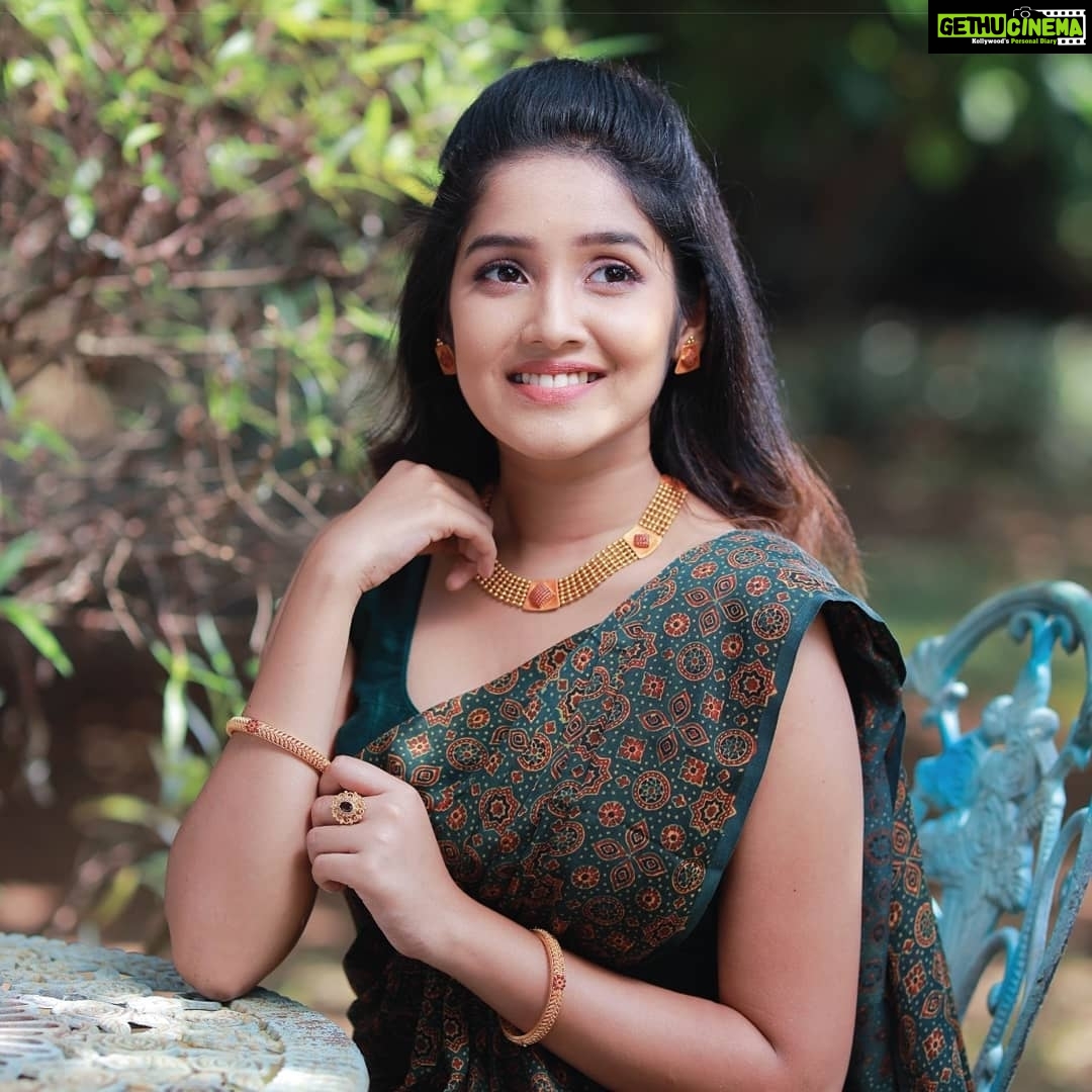 Anikha - 453K Likes - Most Liked Instagram Photos