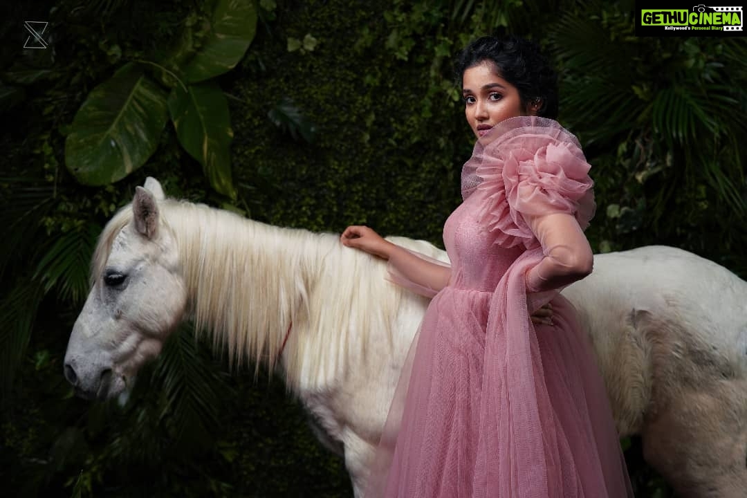 Anikha Instagram - i put the pony in the second slide cause i wanted to feel more important. it's stealing the show a little too much😃 Photography: @jstn_pol Designer: @the__stylist_man Mua:@shiva_makeover Hair: @vijaylakshmi._bridalmakeover2 Outfit: @khalifcelebration Videography:@sajil_sasikumar Pony: @zootopia_tales Event:@signatureevento . Crew @hanfas__ @arun_f_b @n_i_g_i_l @_stebimon_official_ @deepakjoseph2871 @eric_rebelz . Special thanks @rajeesh_tk @photography_ishttam @akshay_ranjith @m3_carbine @Jestin_Echo
