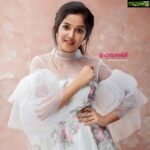 Anikha Instagram - @grihalakshmi_ Photography : @arun_payyadimeethal Styling : @arjun_vasudevs Make up : @_femy_antony_ Outfits : @prakrithi_by_ramya Retouching; @suveeshgraphiccyanide
