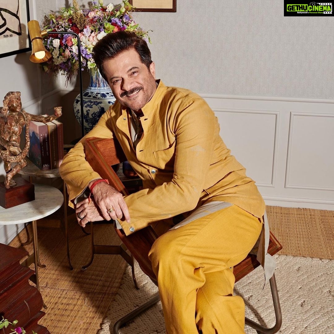 Anil Kapoor Instagram - 2 Handsome Kapoor Boys! 📸 @vaishnavpraveen Stylist: @kshitijkankaria Assisted By: @keshvi21 Makeup: @deepakchauhanartist Hair : @whynot_byzeeba & @raskarjaipal Anil Kapoors House, Juhu, Mumbai