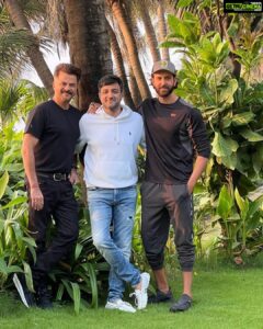 Anil Kapoor Instagram - Hrithik you belong to a rare breed of actors .. talented, insanely good looking, exclusively selective and madly passionate about your craft. I have seen you go above and beyond to hone one of the main instruments at an actor's disposal - your body and your face…You always deliver beyond expectations and it’s going to be an absolute pleasure to share screen space with you in Fighter … Looking forward Duggu .. Happy Birthday 🥳 @hrithikroshan