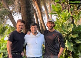 Anil Kapoor Instagram - Hrithik you belong to a rare breed of actors .. talented, insanely good looking, exclusively selective and madly passionate about your craft. I have seen you go above and beyond to hone one of the main instruments at an actor's disposal - your body and your face…You always deliver beyond expectations and it’s going to be an absolute pleasure to share screen space with you in Fighter … Looking forward Duggu .. Happy Birthday 🥳 @hrithikroshan