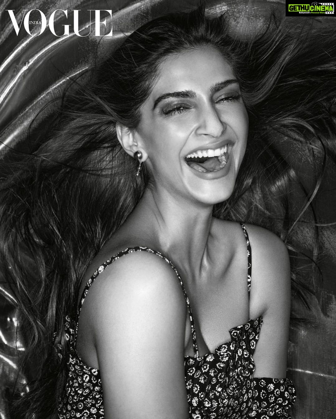 Anil Kapoor Instagram - Has to be one of my favourite covers so far! Hi @sonamkapoor!