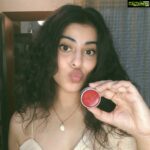 Anisha Victor Instagram – All set to keep my lips moisturised this winter with my @vilvah_ grapefruit lip balm. 🧡
Should come with a warning… It smells so good you almost want to eat it 🙈
#vilvah #homegrown #natural Mumbai – मुंबई