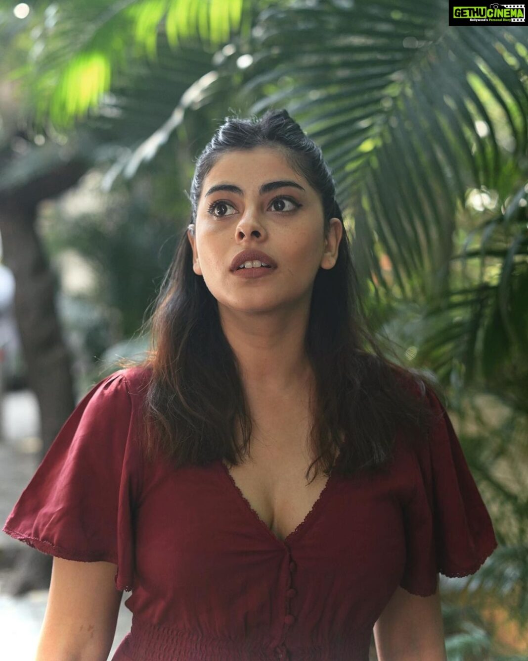 Anisha Victor Instagram - 🌿☘️🌱 #portrait #photography #sobo #southbombay #maharashtra #India 📷 @sudopicia Colaba, Maharashtra, India